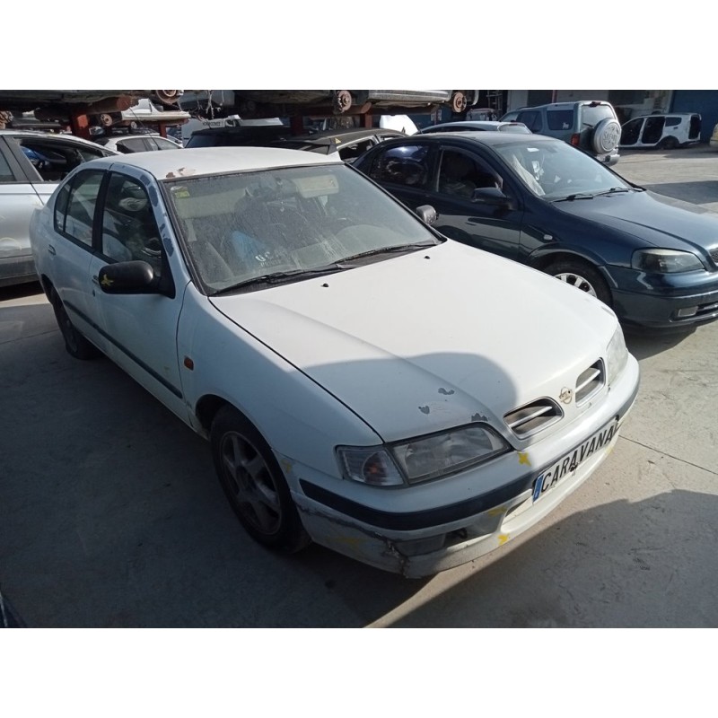 nissan primera berlina (p11) del año 1999