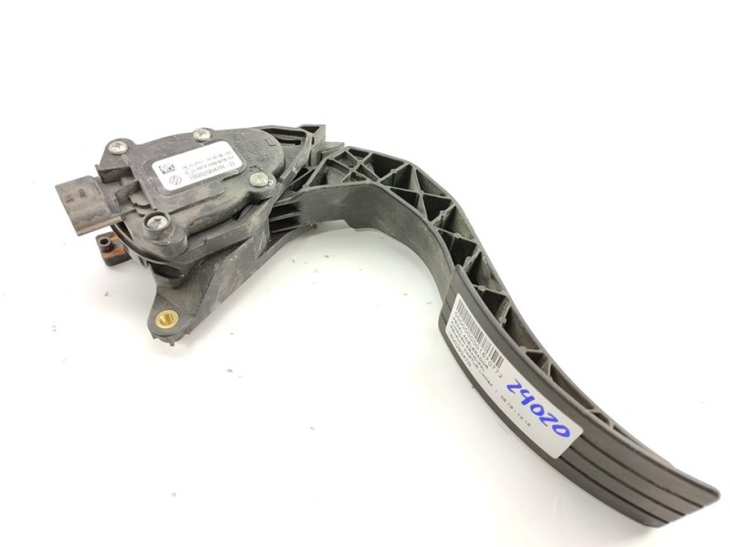 Recambio de pedal acelerador para renault captur limited referencia OEM IAM 180029347R  