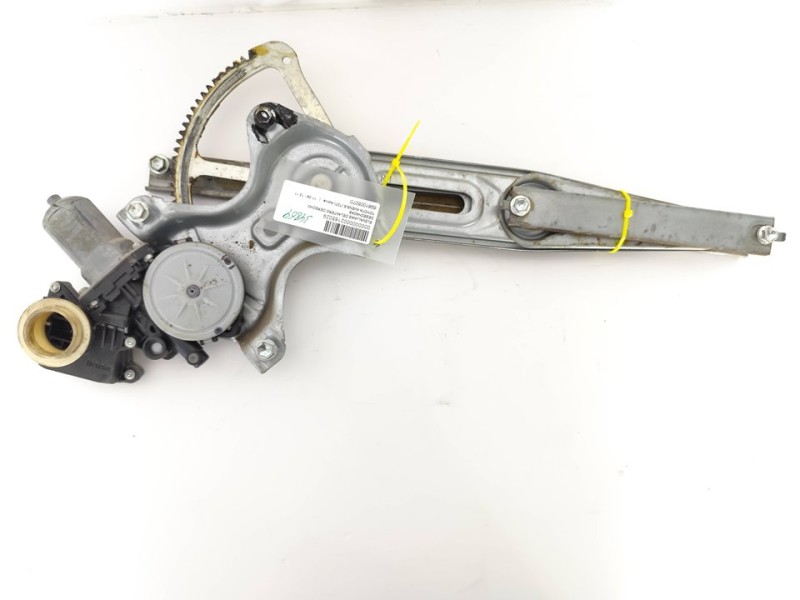 Recambio de elevalunas delantero derecho para toyota avensis (t27) active referencia OEM IAM 6981005070  