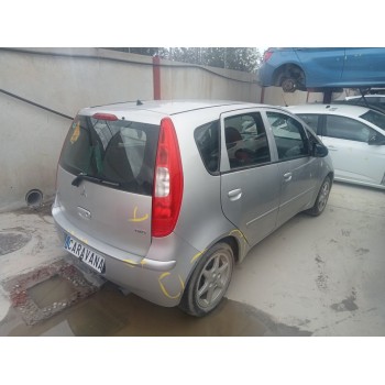 mitsubishi colt berlina 3 (cz) del año 2006