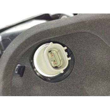 Recambio de piloto trasero derecho interior para toyota c-hr hybrid active referencia OEM IAM 81580F4010  
