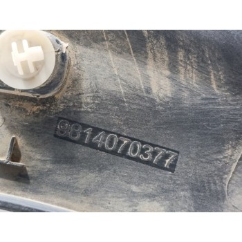 Recambio de aletin trasero derecho para peugeot 5008 allure referencia OEM IAM 9814070377  