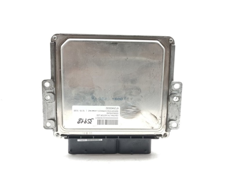 Recambio de centralita motor uce para ssangyong korando limited 4x2 referencia OEM IAM 6725400032  