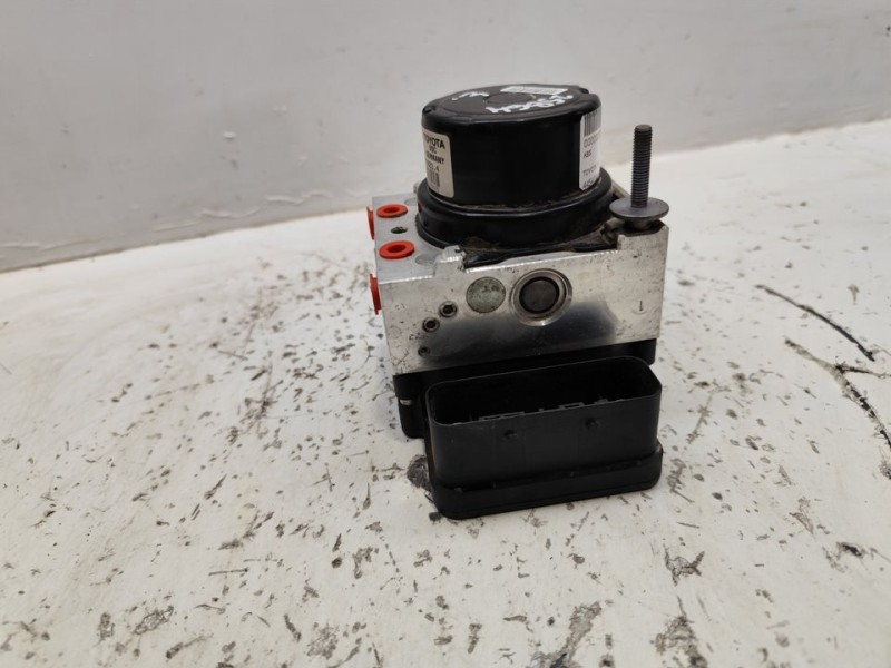 Recambio de abs para toyota yaris active referencia OEM IAM 445400D100  