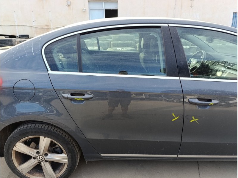 Recambio de puerta trasera derecha para volkswagen passat lim. (362) edition bluemotion referencia OEM IAM 3AE833056  