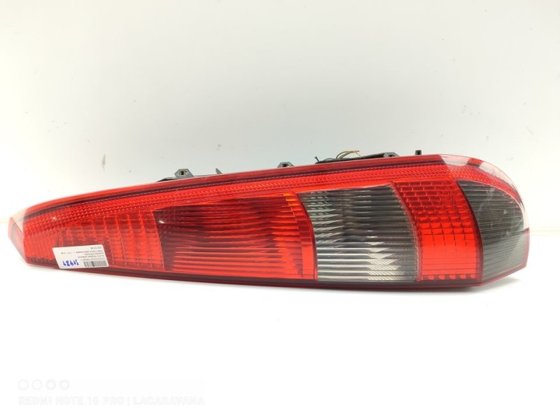 Recambio de piloto trasero derecho para ford fiesta (cbk) ambiente referencia OEM IAM 20010748  