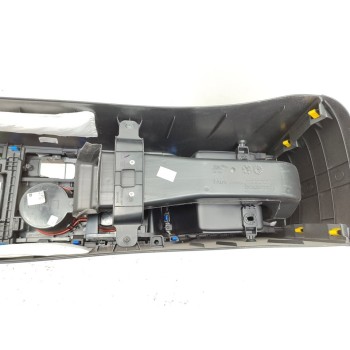 Recambio de apoyabrazos central para kia xceed hibrido 118 kw referencia OEM IAM 84660J7000WK  