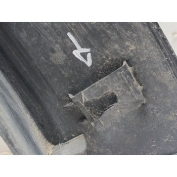 Recambio de aletin trasero derecho para ssangyong korando limited 4x2 referencia OEM IAM 795A034000  