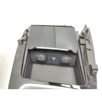 Recambio de apoyabrazos central para kia xceed hibrido 118 kw referencia OEM IAM 84660J7000WK  