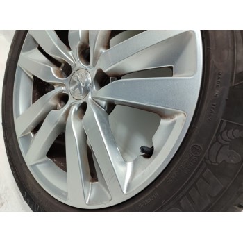 Recambio de llanta para peugeot 308 sw active referencia OEM IAM 9677989577  