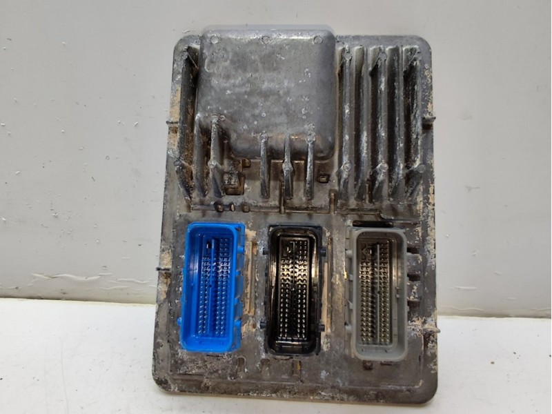 Recambio de centralita motor uce para opel astra k lim. 5türig dynamic referencia OEM IAM 12670579  