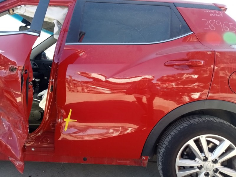 Recambio de puerta trasera izquierda para ssangyong tivoli limited 4x2 referencia OEM IAM 6301135000  