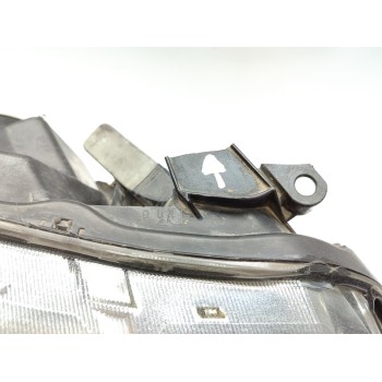 Recambio de faro derecho para toyota avensis (t27) advance referencia OEM IAM 8113005350  