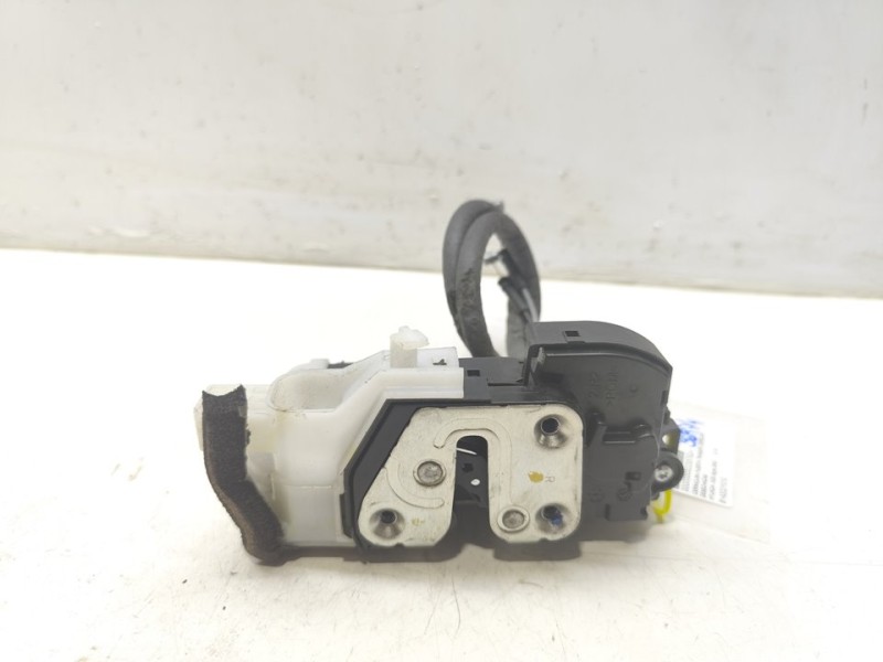 Recambio de cerradura puerta trasera derecha para hyundai ix35 style 2wd referencia OEM IAM 814202Y010  