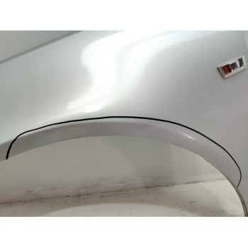 Recambio de aleta delantera izquierda para opel insignia berlina cosmo referencia OEM IAM 13277520  