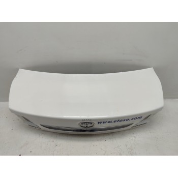 Recambio de porton trasero para toyota avensis (t27) advance referencia OEM IAM 6440105080  