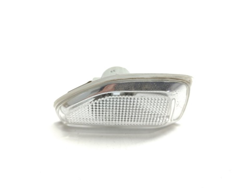 Recambio de piloto lateral derecho para dacia sandero comfort referencia OEM IAM 261601801R  