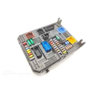 Recambio de caja reles / fusibles para opel corsa f edition referencia OEM IAM 9832880280  