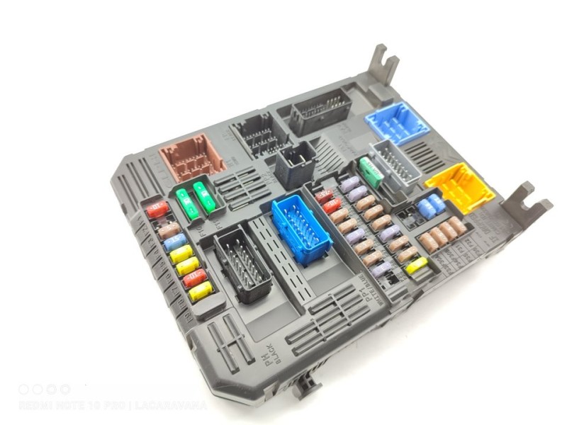 Recambio de caja reles / fusibles para opel corsa f edition referencia OEM IAM 9832880280  