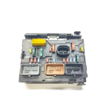 Recambio de caja reles / fusibles para peugeot 207 xs referencia OEM IAM 9661086980  