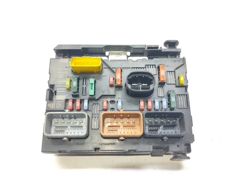 Recambio de caja reles / fusibles para peugeot 207 xs referencia OEM IAM 9661086980  