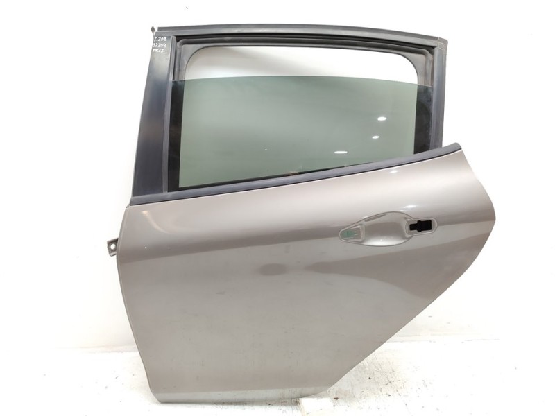 Recambio de puerta trasera izquierda para peugeot 208 access referencia OEM IAM   