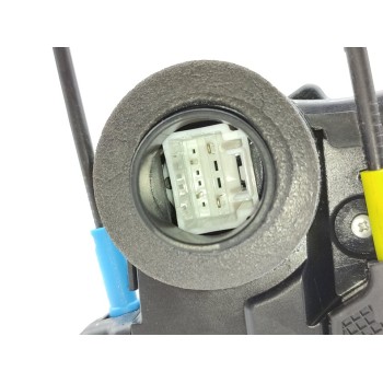 Recambio de cerradura puerta trasera derecha para toyota c-hr hybrid active referencia OEM IAM 69050F4010  