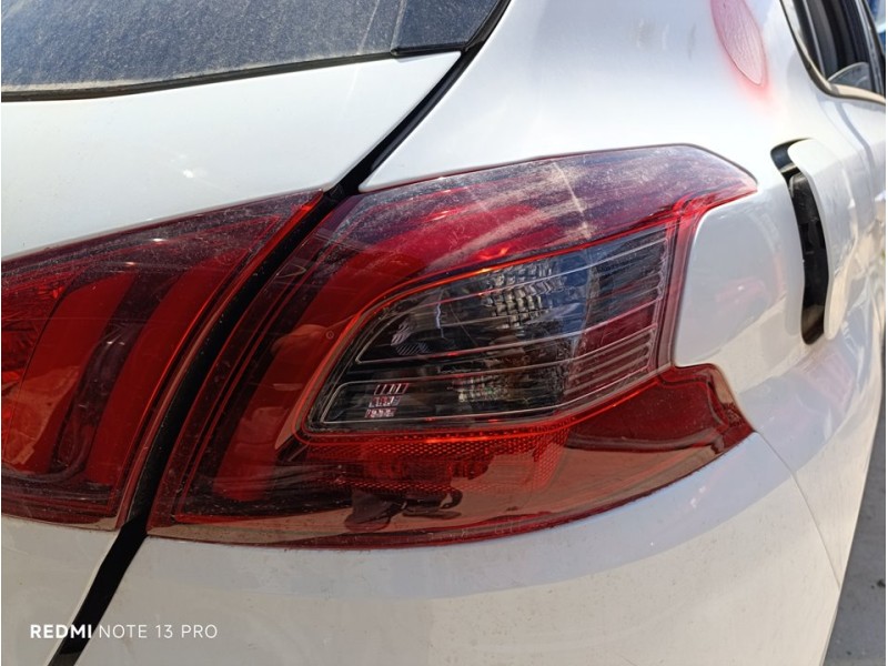 Recambio de piloto trasero derecho para peugeot 308 style referencia OEM IAM 9823728580  