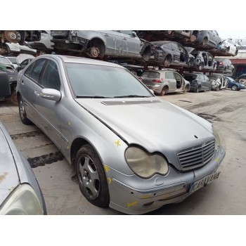 mercedes-benz clase c (w203) berlina del año 2004