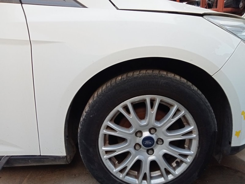 Recambio de aleta delantera derecha para ford focus turn. (cb8) trend referencia OEM IAM PBM51A16008AG  