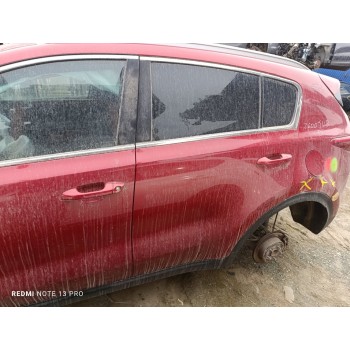 Recambio de puerta trasera izquierda para kia sportage drive 2wd referencia OEM IAM 77003F1000  