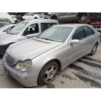 mercedes-benz clase c (w203) berlina del año 2004