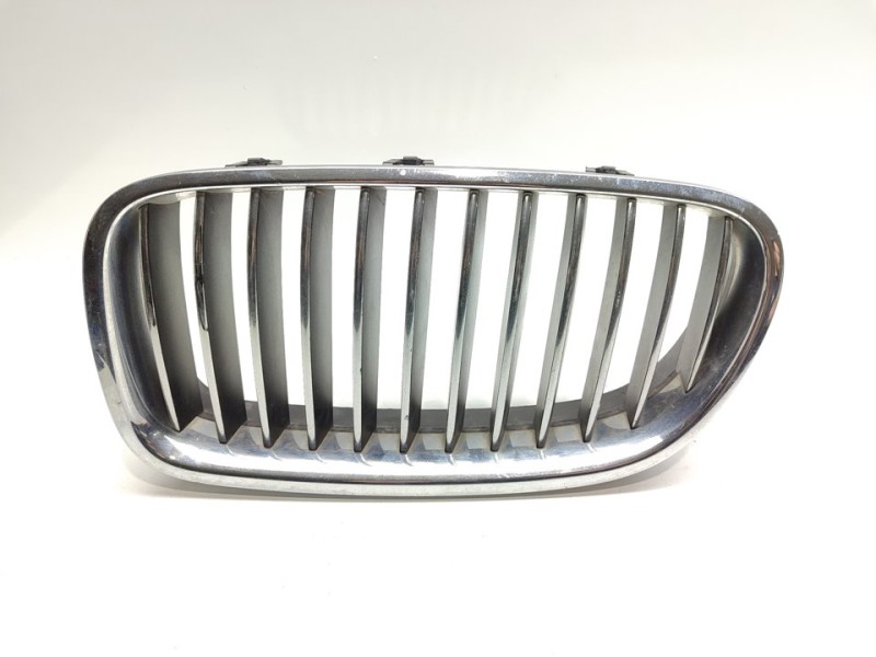 Recambio de rejilla delantera para bmw serie 5 lim. (f10) 520d referencia OEM IAM 51137261355  
