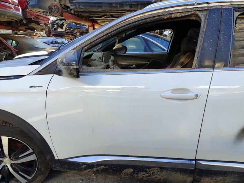 Recambio de puerta delantera izquierda para peugeot 5008 gt line referencia OEM IAM 9812306480  