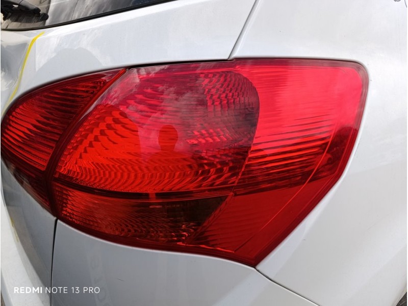 Recambio de piloto trasero derecho para kia venga basic referencia OEM IAM 924021P000  