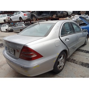 mercedes-benz clase c (w203) berlina del año 2004