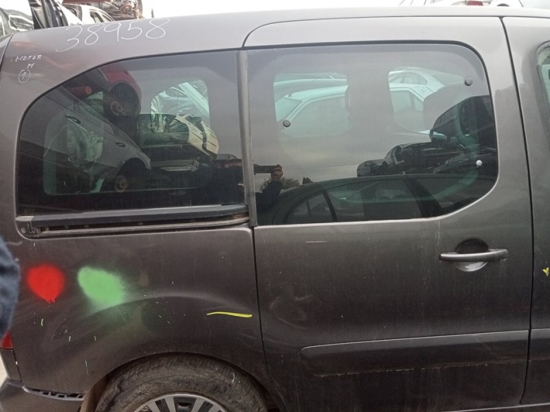 Recambio de puerta lateral corredera derecha para peugeot partner kombi active referencia OEM IAM 9008S3  