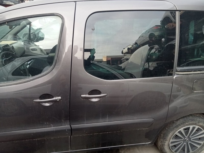 Recambio de puerta lateral corredera izquierda para peugeot partner kombi active referencia OEM IAM 9006L9  