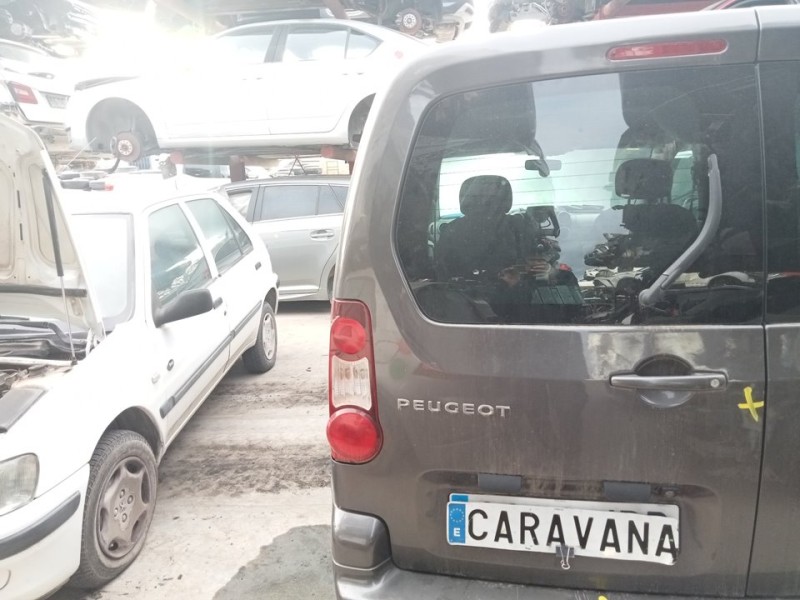Recambio de puerta trasera izquierda para peugeot partner kombi active referencia OEM IAM 9811022380  