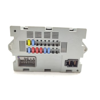 Recambio de caja reles / fusibles para land rover discovery sport se referencia OEM IAM CPLA14Q073AA  