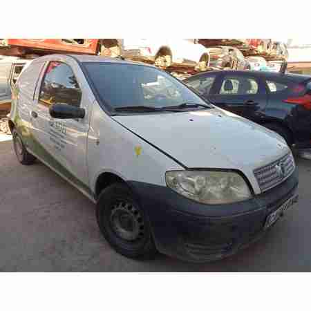 FIAT PUNTO BERLINA (188)