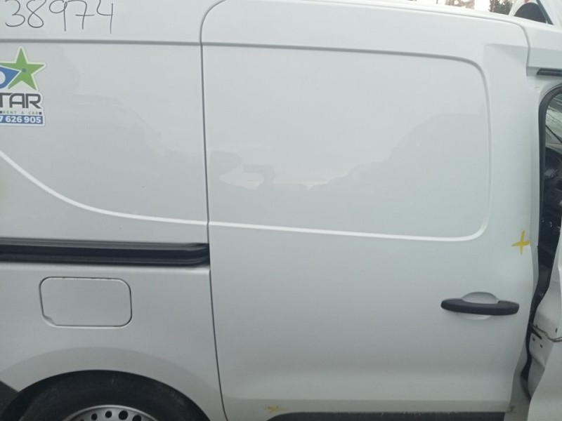 Recambio de puerta lateral corredera derecha para renault express advance referencia OEM IAM 821006065R  