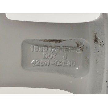 Recambio de llanta para toyota auris active referencia OEM IAM 4261102E90  