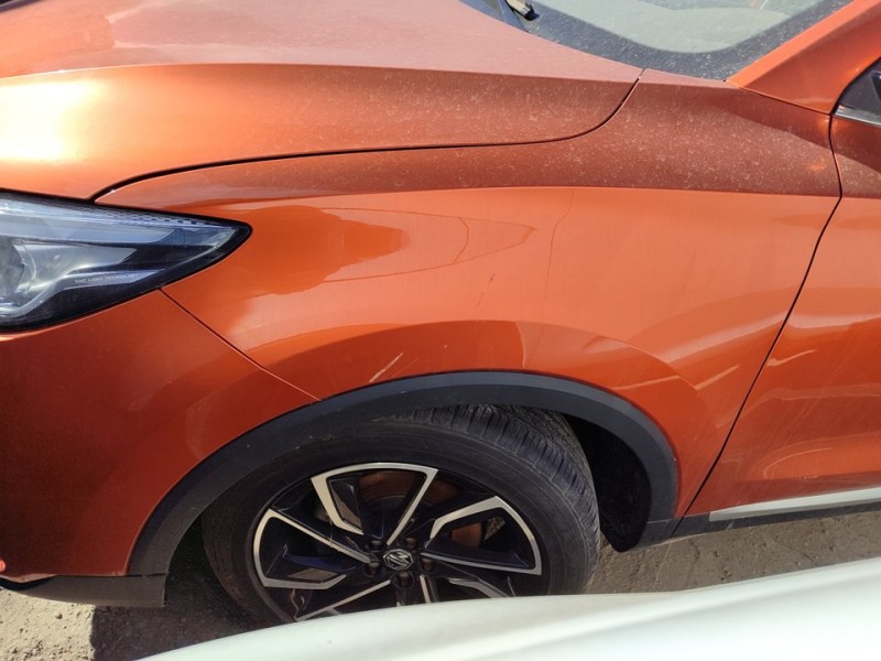 Recambio de aleta delantera izquierda para mg zs luxury referencia OEM IAM 10292951  