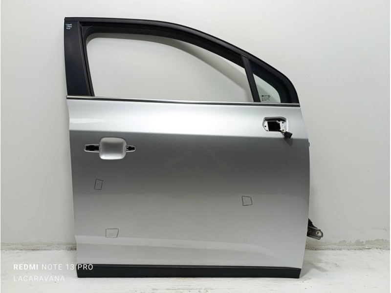 Recambio de puerta delantera derecha para chevrolet orlando lt+ referencia OEM IAM 95242605  