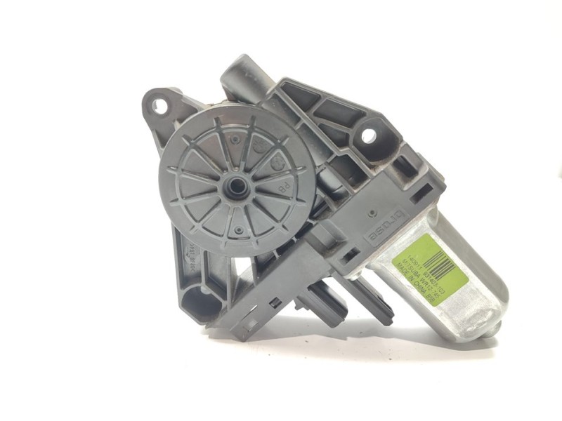 Recambio de motor elevalunas trasero derecho para jeep cherokee limited 4wd referencia OEM IAM 931403103  