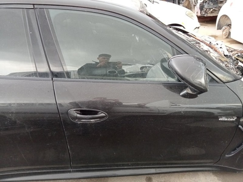 Recambio de puerta delantera derecha para porsche panamera diesel referencia OEM IAM 97053101201  