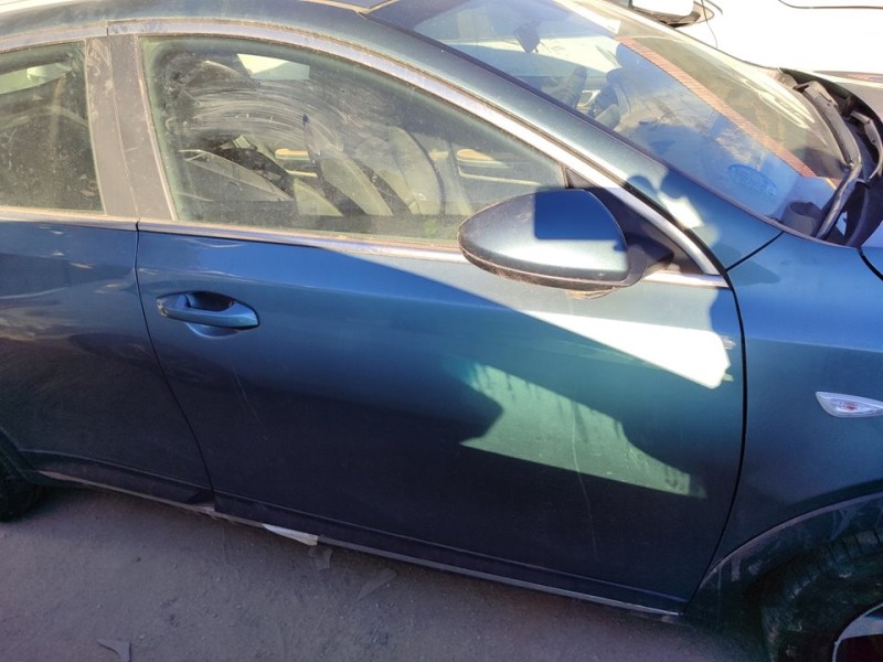 Recambio de puerta delantera derecha para kia xceed business referencia OEM IAM 76004J7800  