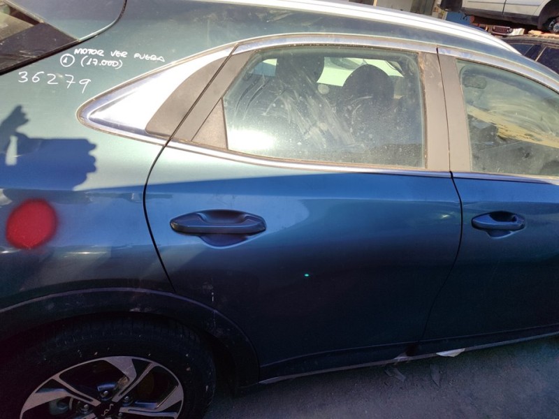 Recambio de puerta trasera derecha para kia xceed business referencia OEM IAM 77004J7800  