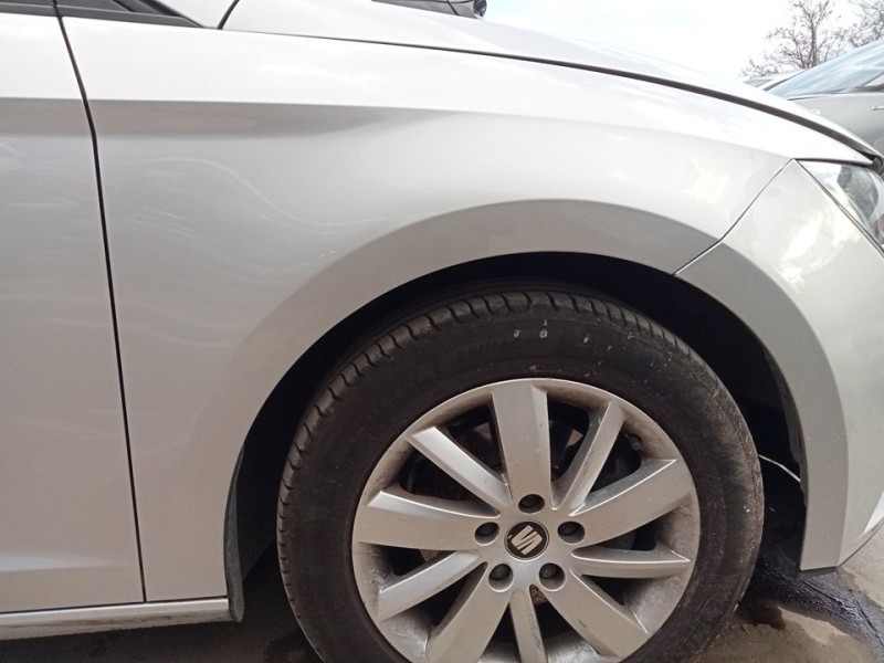 Recambio de aleta delantera derecha para seat leon st (5f8) reference referencia OEM IAM 5F0821022J  